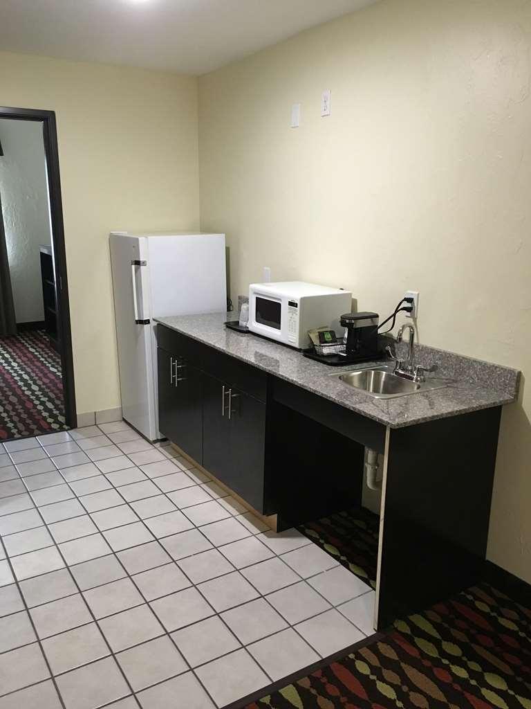 Best Western Greentree Inn & Suites Moore Pokoj fotografie