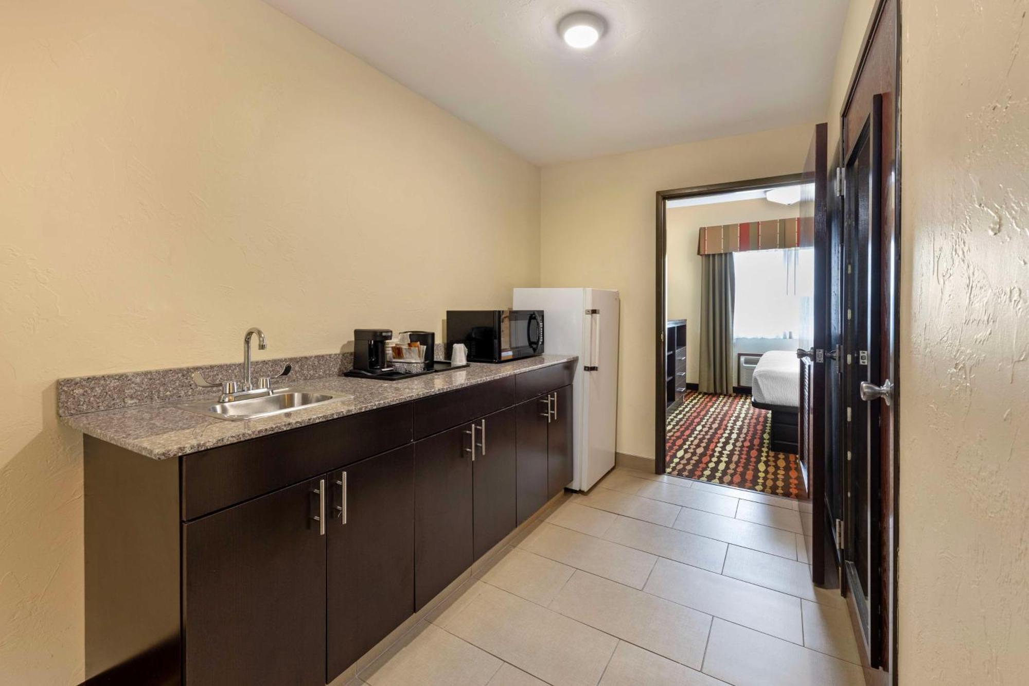 Best Western Greentree Inn & Suites Moore Exteriér fotografie