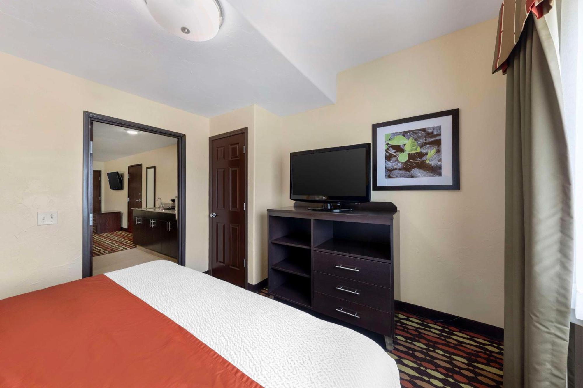 Best Western Greentree Inn & Suites Moore Exteriér fotografie