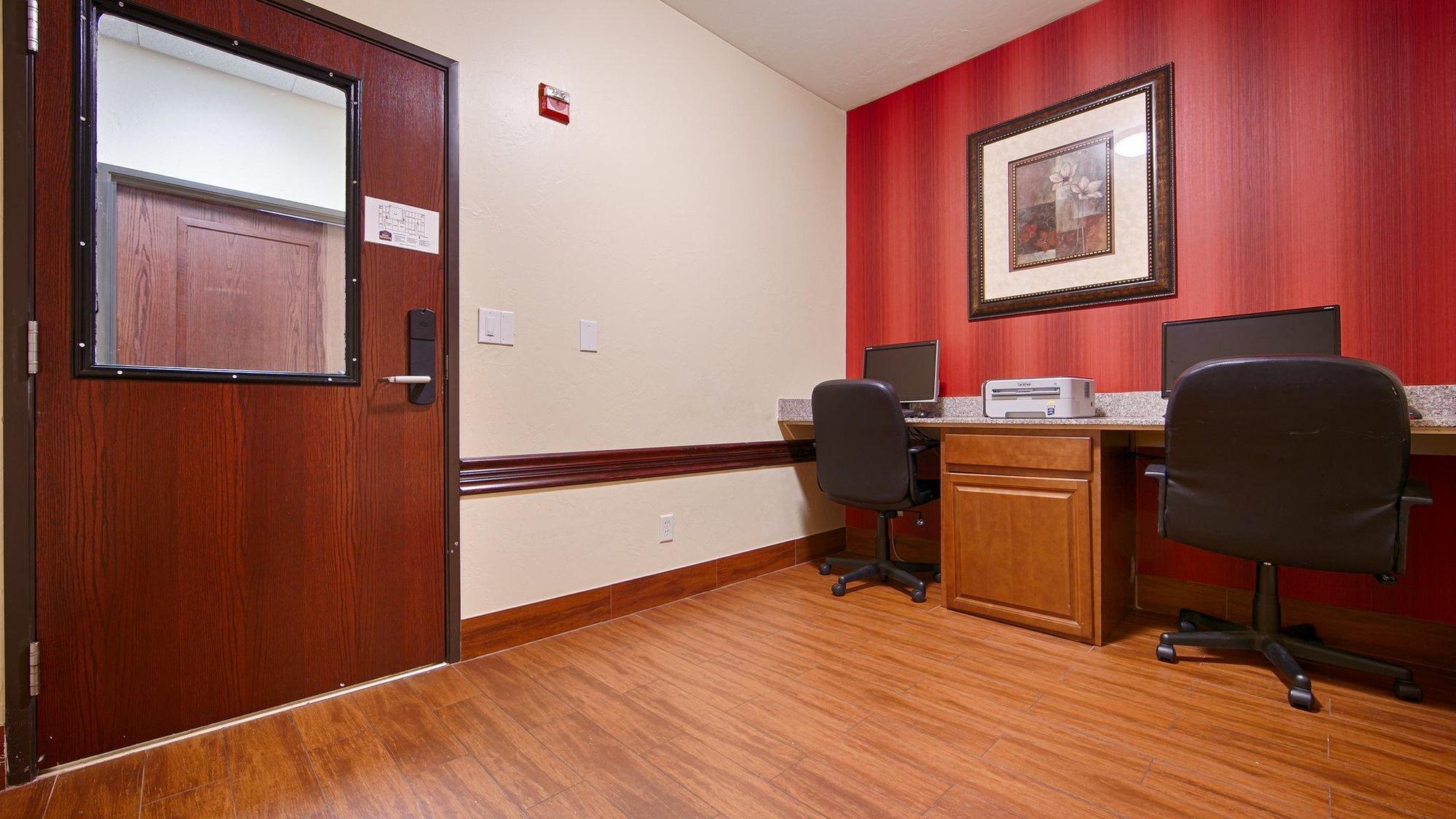 Best Western Greentree Inn & Suites Moore Exteriér fotografie